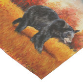 Zwart Beer in Herfstbos Korte Tafelloper (Hoek)