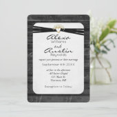 Zwart bruiloft en hart op hout kaart (Staand voorkant)