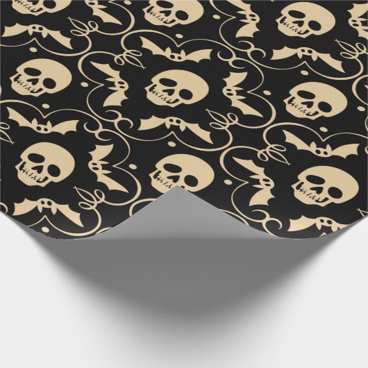 Zwart & Crème Halloween Skulls & Bats Party Cadeaupapier (Hoek)