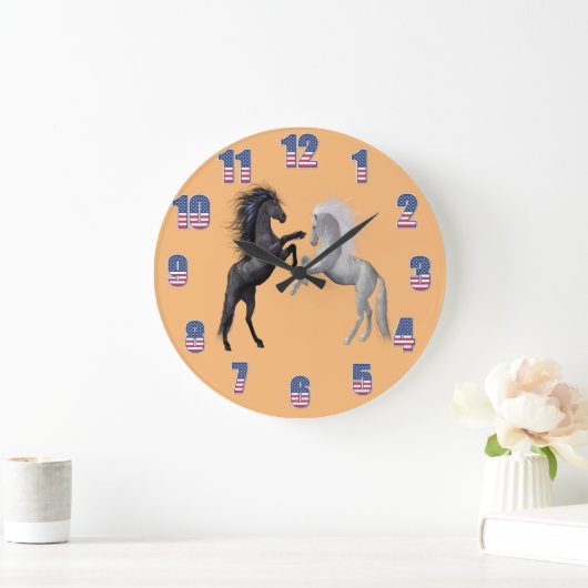 Zwart en een wit paard dat vecht grote klok (Huis)