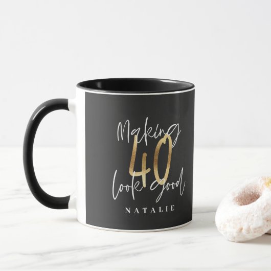 Zwart en goud 40e verjaardag modern script stijlvo mok (Met donut)