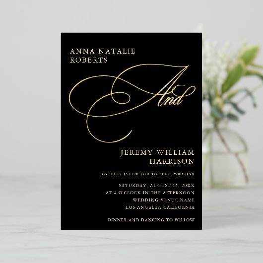 Zwart en Goud Fotoscript en QR Code Bruiloft Folie Uitnodiging (Staand Voorkant)