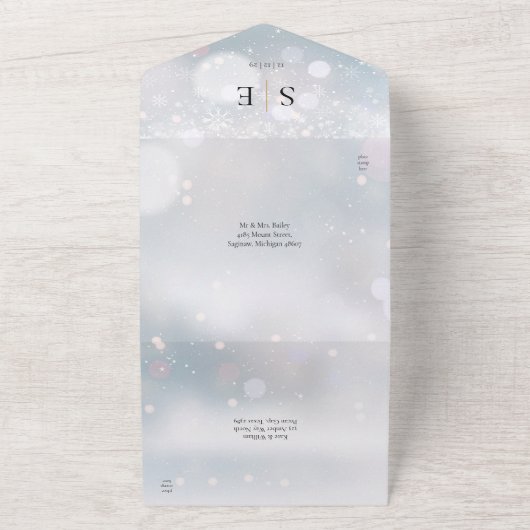 Zwart en Goud Monogram Winter Bruiloft All In One Uitnodiging (Buitenkant)
