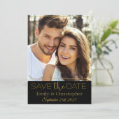 Zwart en Goud Script Bewaar de datumfotokaart Save The Date (Staand voorkant)