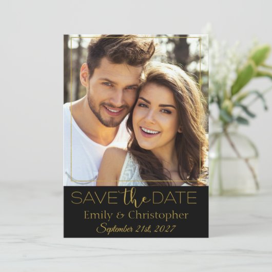 Zwart en Goud Script Bewaar de datumfotokaart Save The Date (Staand voorkant)