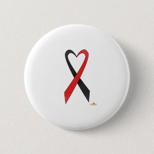 Zwart en rood hartvormig bewustzijnslint ronde button 5,7 cm