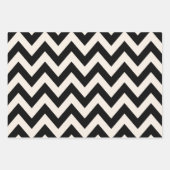 Zwart en roomwitte Chevron, zigzag Herringbone Inpakpapier Vel (Voorkant)