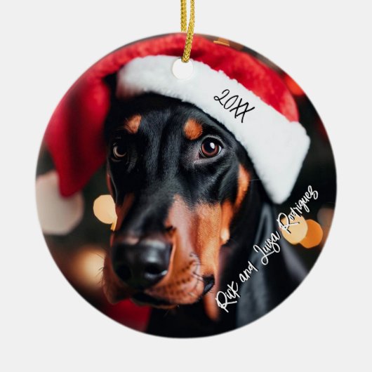 Zwart en Tan Doberman met Santa Hat Keramisch Ornament (Voorkant)