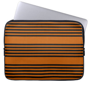 Zwart en verbrand oranje vijf strips laptop sleeve