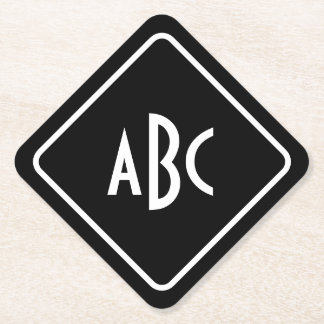 Zwart en wit 3-letterig monogram diagonaal kartonnen onderzetters