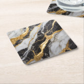 Zwart en wit marmeren patroon met goud vierkante kartonnen onderzetter (Schuin)