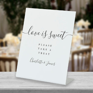 Zwart En Wit Modern Script Liefde Is Zoete Gunsten Reclamebord Met Voetstuk