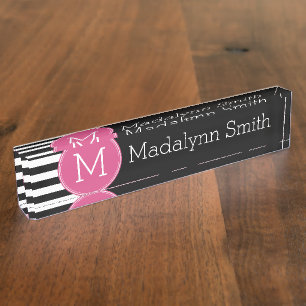 Zwart en wit Striped Patroon Hot Pink Monogram Naambordje