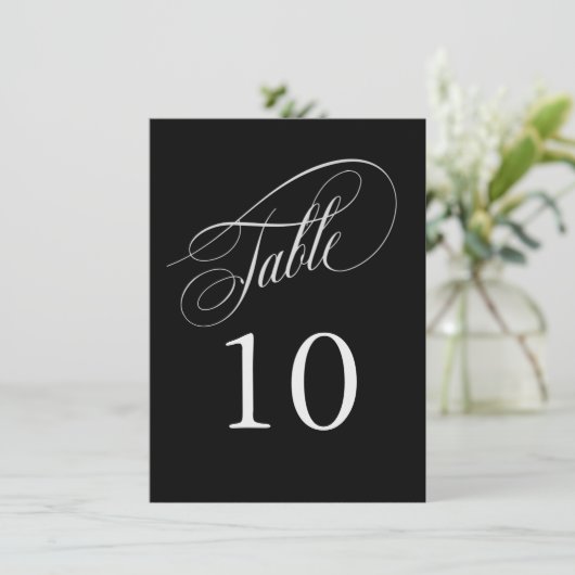 Zwart en zilver Elegant Calligraphy Table Numbers (Staand voorkant)