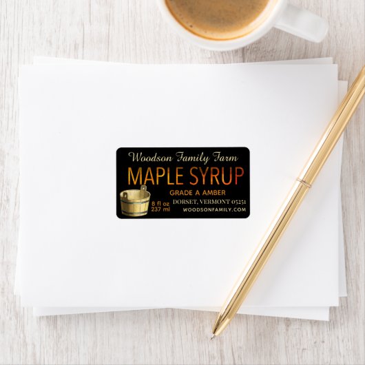 Zwart esdoornsiroop label met gouden sap emmer (Insitu)