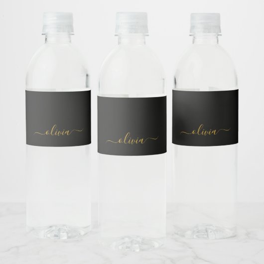 Zwart Gold Modern Script Girly Monogram Naam Waterfles Etiket (Flessen)