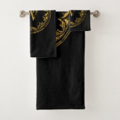Zwart & goudbijtend monogram bad handdoek (Insitu)