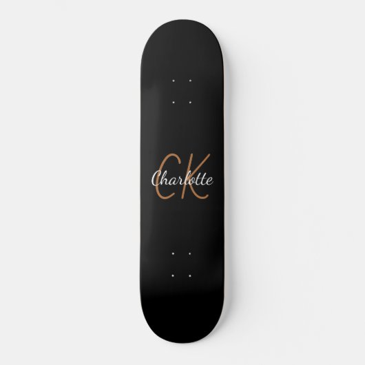 Zwart goudmonogram script elegant minimalistisch skateboard (Voorkant)