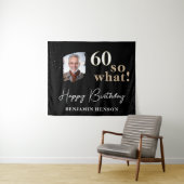 Zwart Grappig 60 Dus wat 60e verjaardag Achtergron Wandkleed (In Situ (horizontaal))