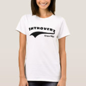 Zwart Introvert Typografie Swoosh Custom Date T-shirt (Voorkant)