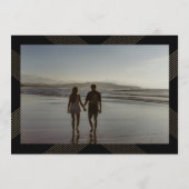 zwart klassiek deco goudmonogram geometrisch save the date (Achterkant)