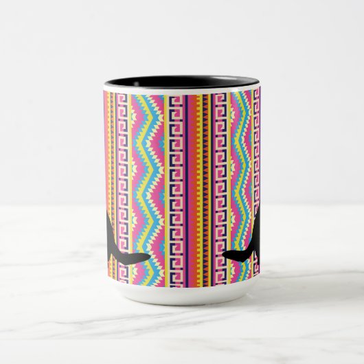 Zwart lab op Bright Aztec Stripe Mok (Midden)