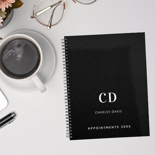Zwart leren monogram initialen 2026 planner