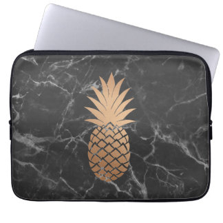 Zwart marmer en Roos Gold Pineapple-laptophoes Laptop Sleeve