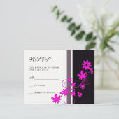 Zwart met Hot Pink Flower Weddenschap RSVP Kaartje (Staand voorkant)
