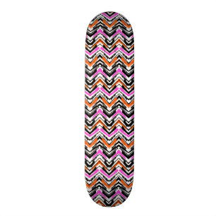 Zwart, Oranje en roze hand getekend Chevron Patter Skateboard