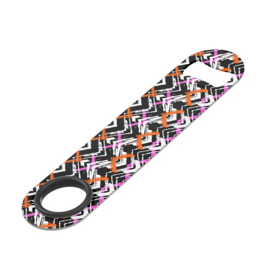 Zwart, Oranje en roze hand getekend pijlpatroon Speed Flessenopener (Achterkant Gekanteld)