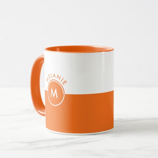Zwart-oranje split-screen monogram mok (Voorkant links)