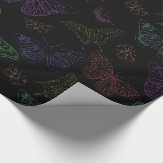 Zwart-regenbooggekleurde vlinders vliegen cadeaupapier (Hoek)