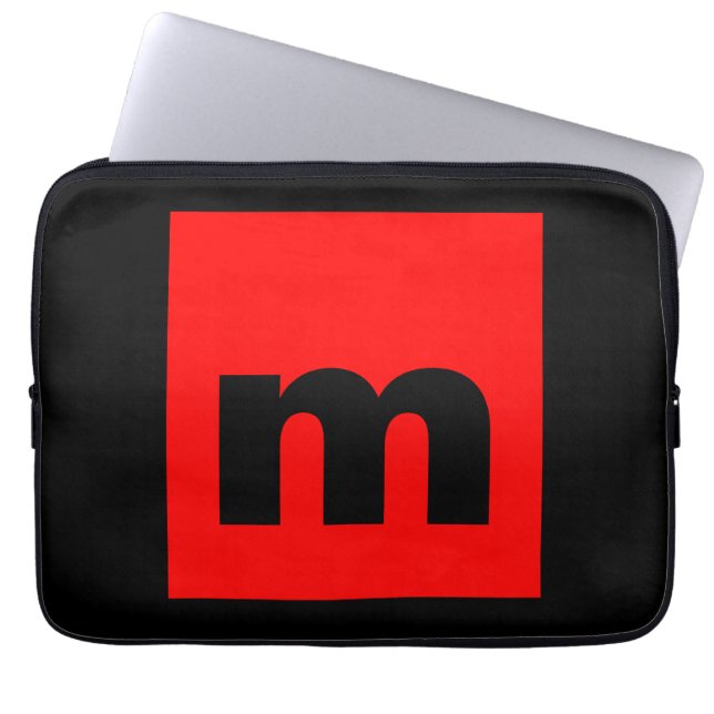 Zwart Rood Monogram Initiaal Letter Modern Plain Laptop Sleeve (Voorkant)