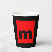 Zwart Rood Monogram Initiaal Letter Modern Plain Papieren Bekers (Voorkant)
