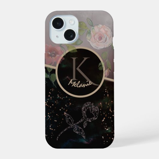 Zwart Roze Grijs Bloemen Monogram Telefoon Case iPhone 15 Hoesje (Achterkant)