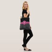 Zwart Roze Wit Monogram Polka Dots Draagtas (Op model)