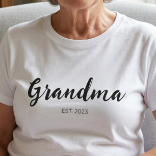Zwart Schrift Oma Opgericht  T-shirt