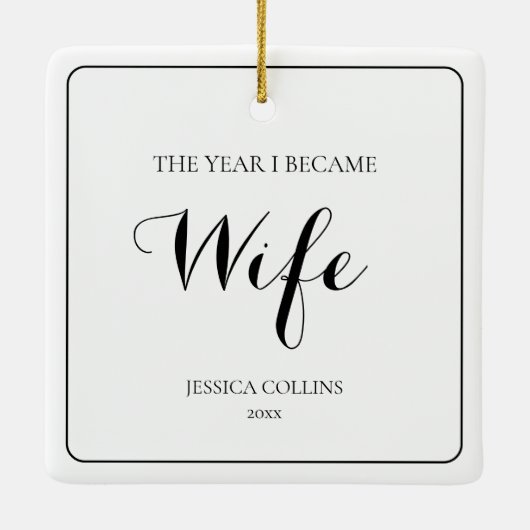 Zwart Script Eenvoudig Elegante Eerste Kerstvrouw Keramisch Ornament (Achterkant)