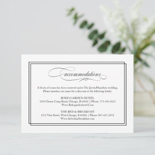 Zwart Script Elegant Bruiloft Accommodaties RSVP Kaartje (Staand voorkant)