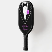 Zwart smoking met lavendelbloem gepersonaliseerd pickleball paddle (Links)