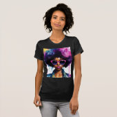 Zwart Vrouw Afro Haar en Zonnebril Regenboog Kunst T-shirt (Voorkant volledig)