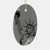Zwart-wit beeld van de Vrijheid New York Keramisch Ornament (Rechts)