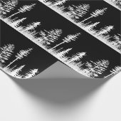 Zwart-wit besneeuwd winterbos groot cadeaupapier (Hoek)