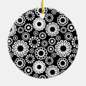 Zwart-wit bloemmotief keramisch ornament (Achterkant)