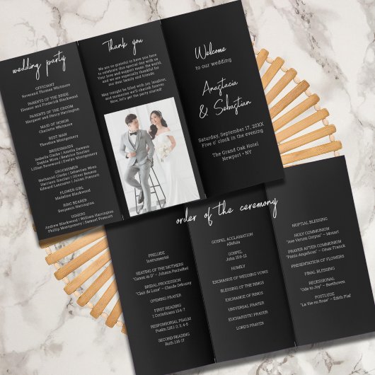 Zwart-wit Chic Script Trifold Wedding Programma Flyer