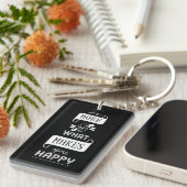 Zwart wit citaat doet meer wat je gelukkig maakt sleutelhanger (Voorkant Rechts)