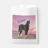 Zwart-wit Clydesdale op strand bij zonsondergang Bedankzakje (Voorkant)
