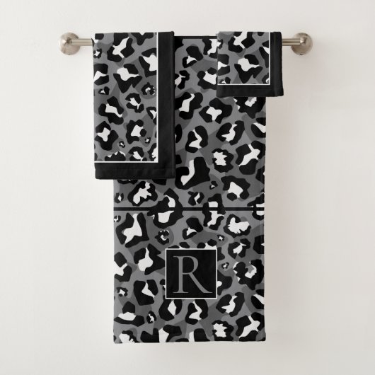 Zwart, wit en grijs luipaardprint en monogram bad handdoek (Insitu)
