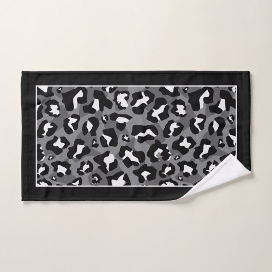 Zwart, wit en grijs luipaardprint en monogram bad handdoek (Handdoek)